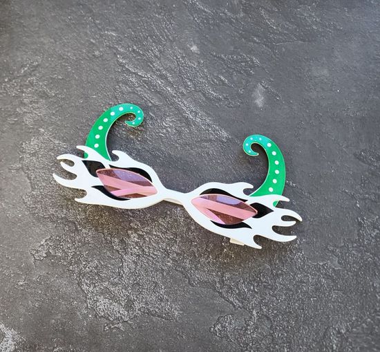 Очки Черт жёлтые с зелёным