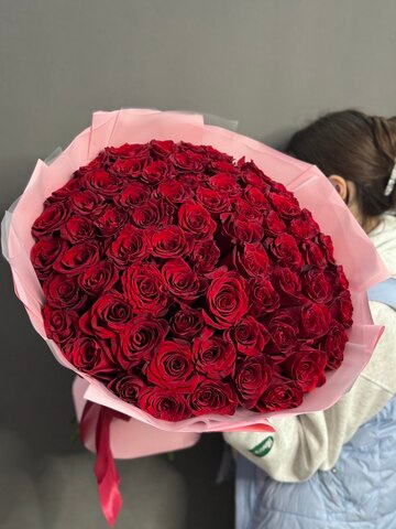 Букет из 69 красных роз «Эксплорер» (Эквадор 60 см)
