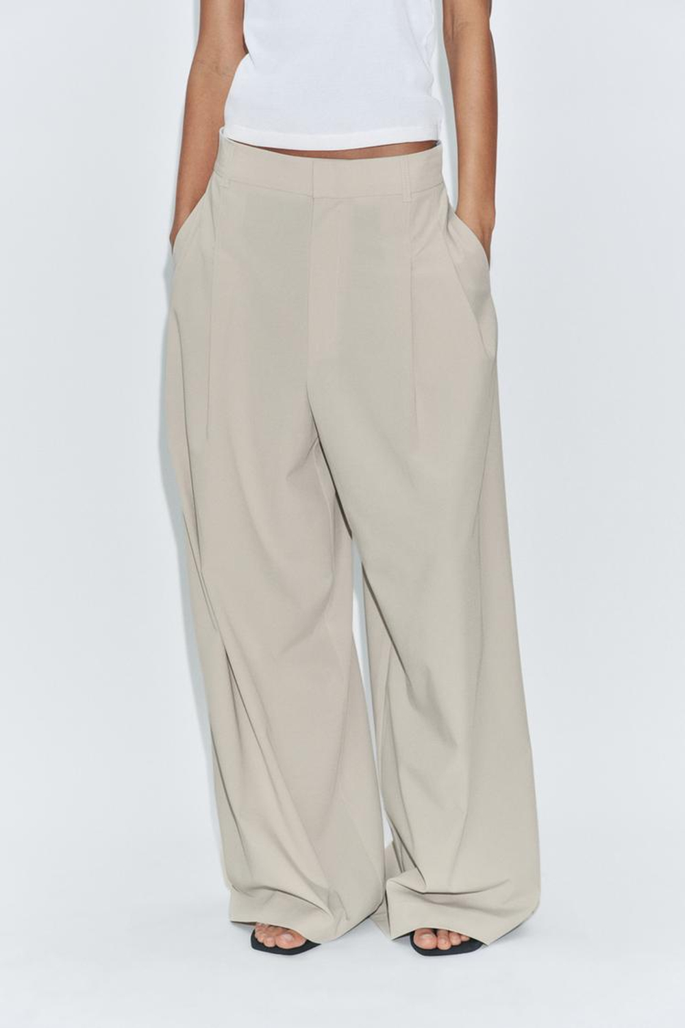 ZARA БРЮКИ С ЗАЩИПАМИ, ЦВЕТ ЛЬДА