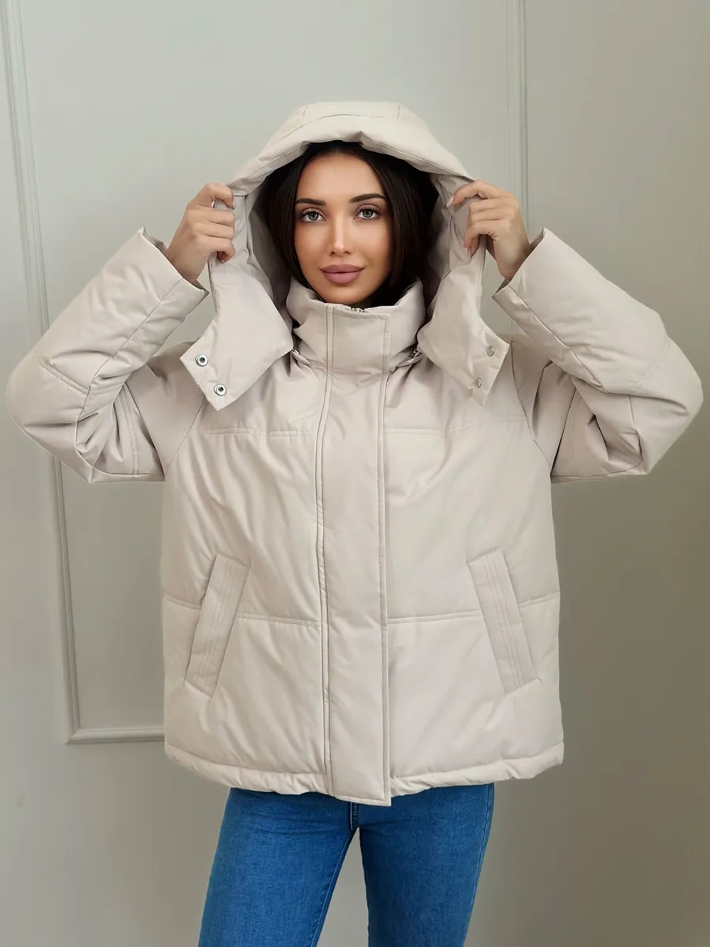 Куртка демисезонная короткая с капюшоном