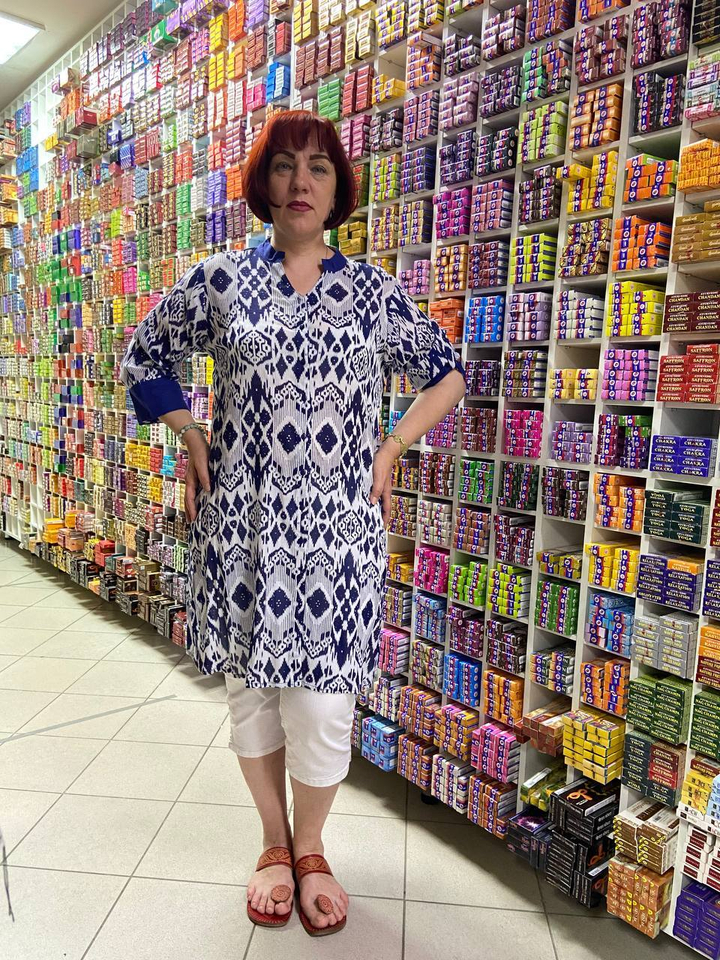 Блузка-туника TOPSHOP "Ромбы", пуговицы спереди, Вискоза (креп), цвет белый синий, длина 95 см