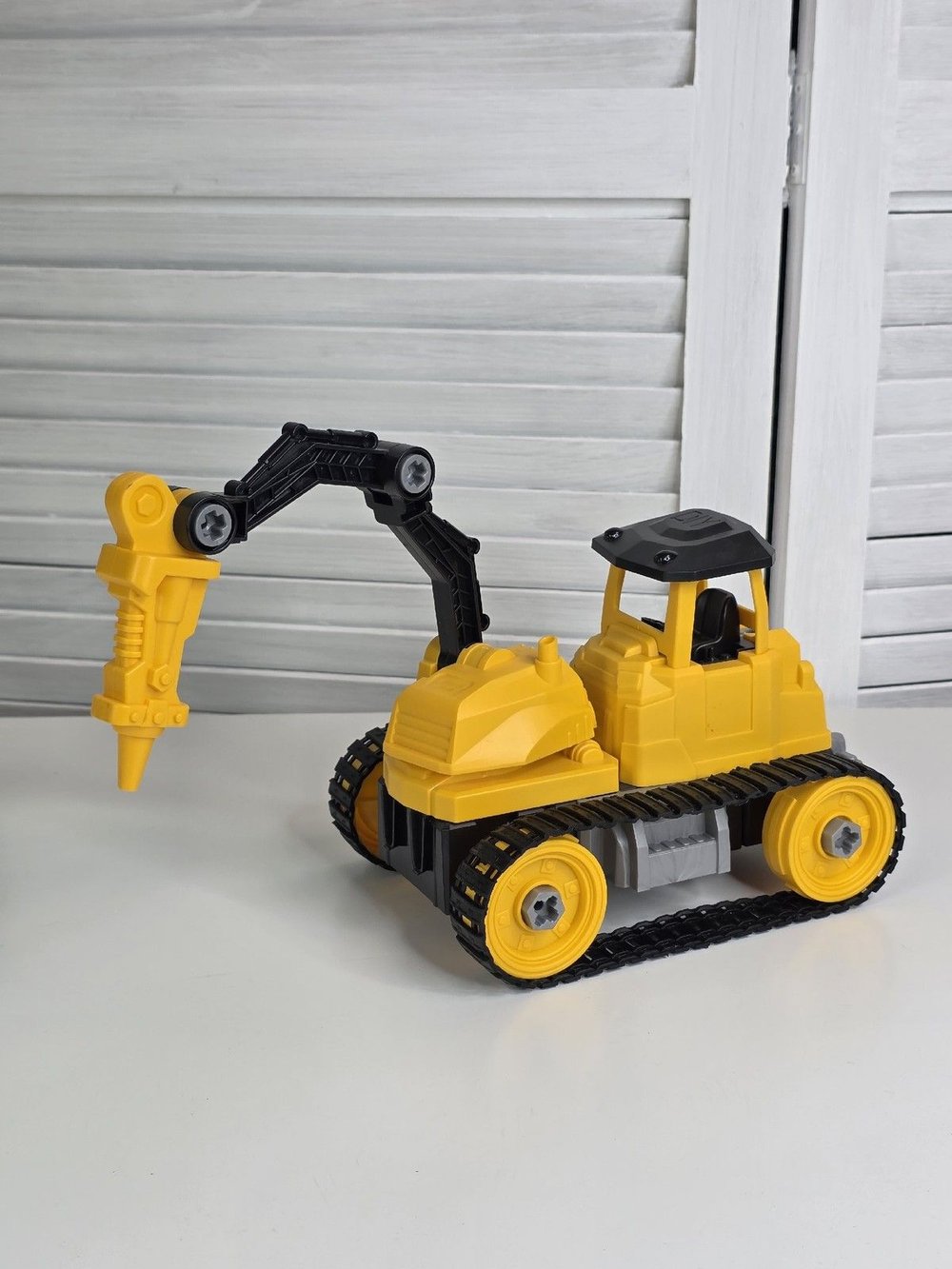 Игрушка Трактор-конструктор с отверткой в коробке (200246316)