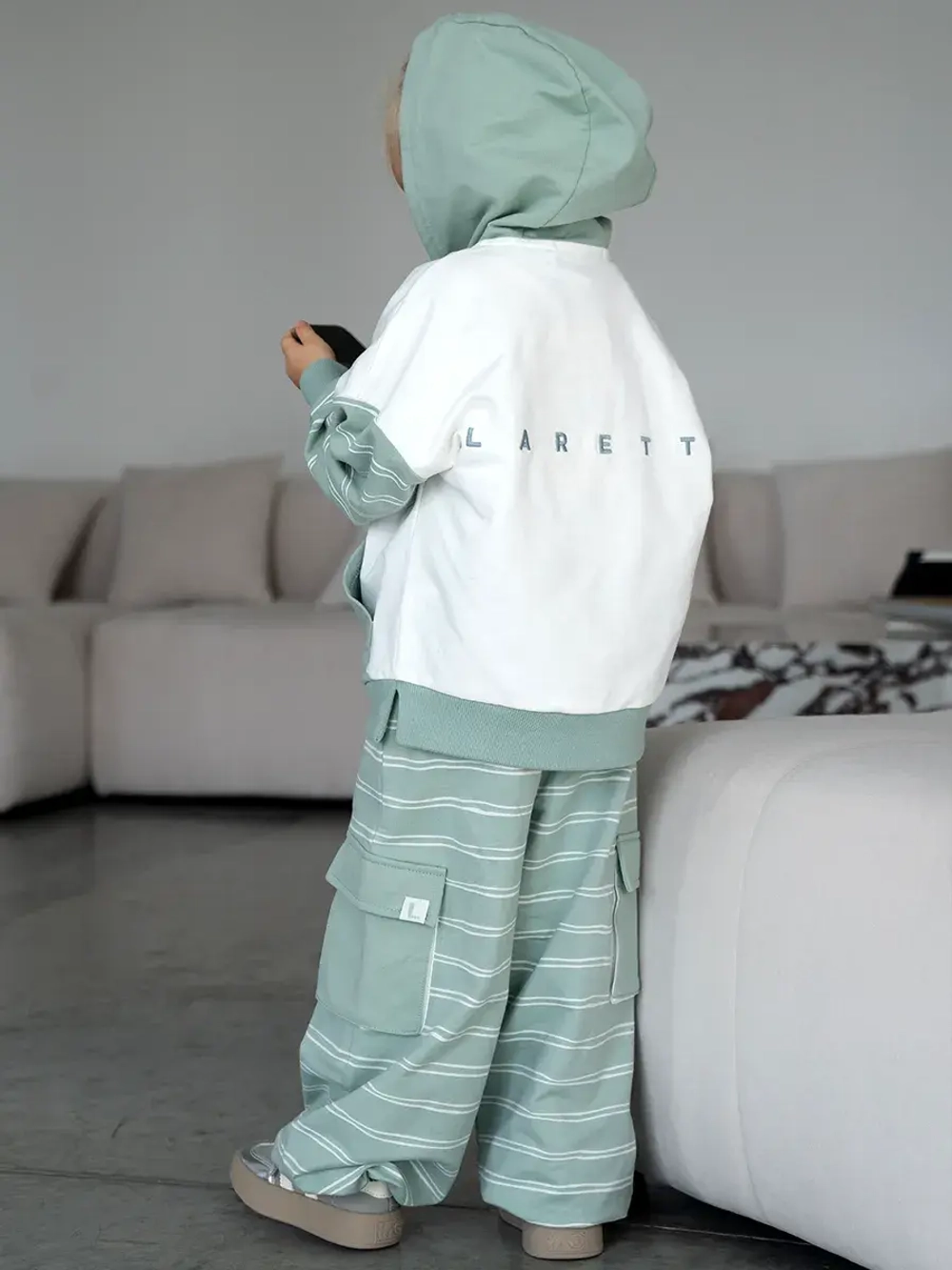 Спортивный костюм для девочки в школу