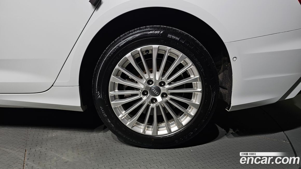 Audi A6 (C8) 45 TFSI Premium (07.2020)