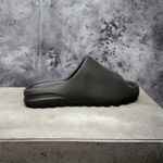 Adidas Yeezy Slide • Black
