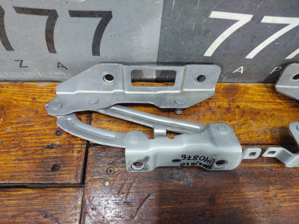 Петли капота комплект Geely Monjaro 21-нв Б/У Оригинал 5032064800C15