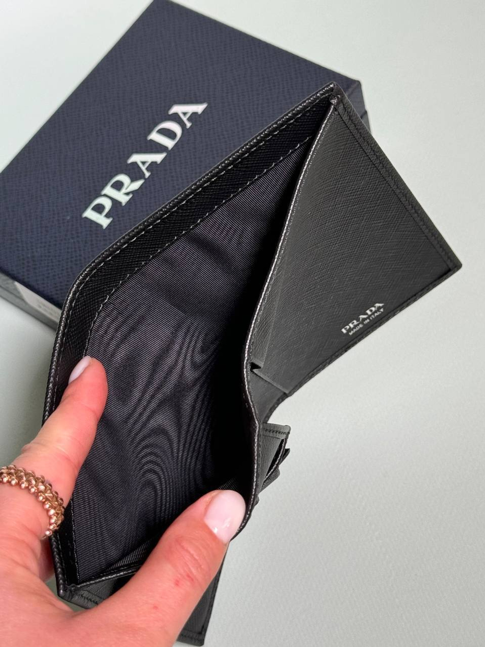 Кошелек Prada