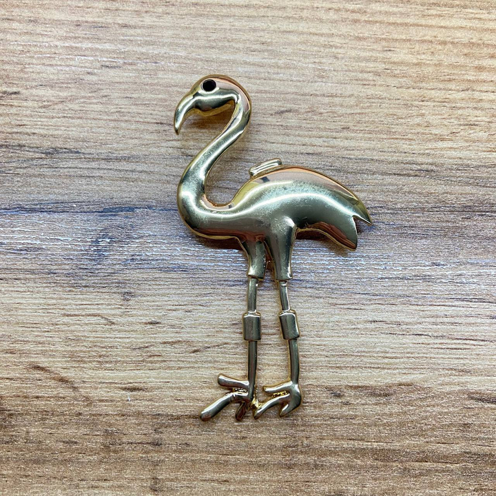 Брошь Фламинго глаз черный металл золотистый 8 х 4,5 см