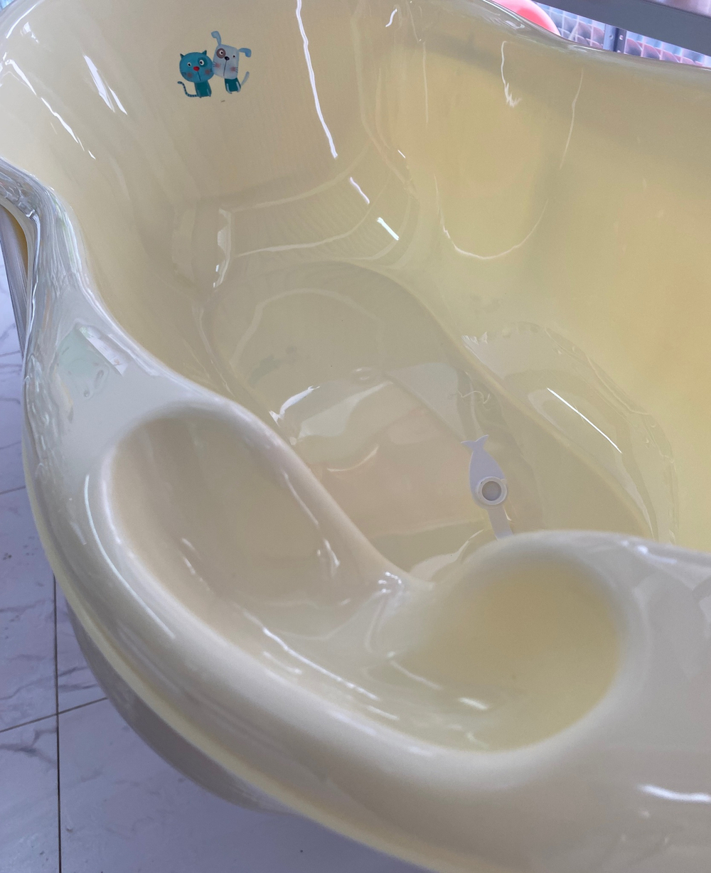 Ванна детская 102 см со сливом "КОТ и ПЕС" желтый