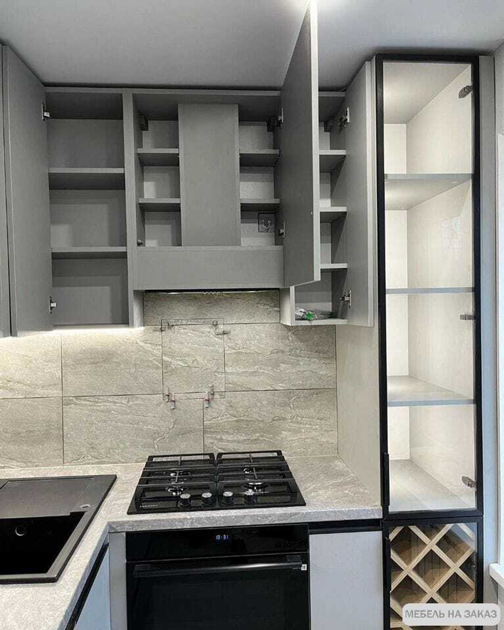 Кухонный гарнитур с винным шкафом