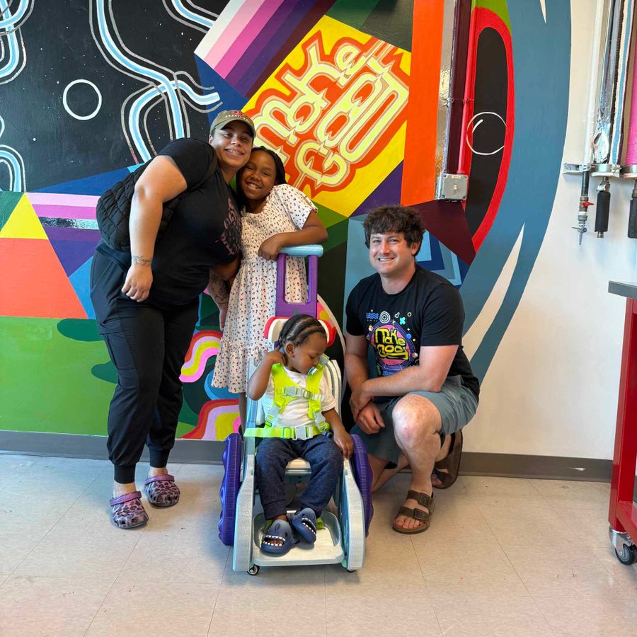 MakeGood представила недорогое напечатанное мобильное кресло для детей и опубликовала проект с открытым исходным кодом на MakerWorld