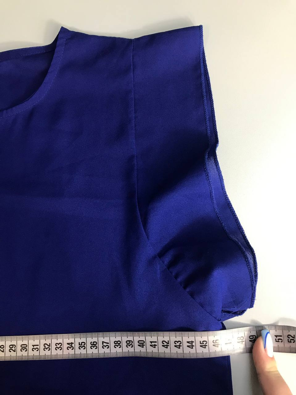 Блузка насыщенного цвета, визуально на 46 размер