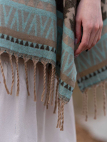 Пончо шерстяное с орнаментом