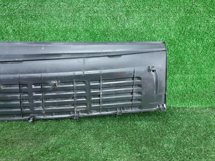 Накладка заднего бампера Toyota Land Cruiser 200 (2007-2021)