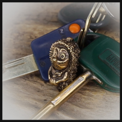 Брелок "Ежик" для ключей , сумок и рюкзаков , латунь