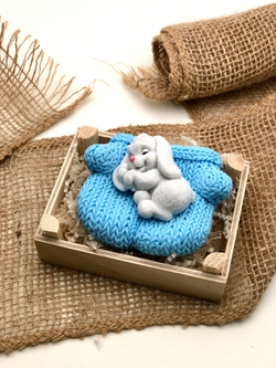 Зайка в рукавичках, мыло, голубая лазурь