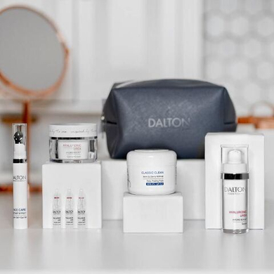 Dalton ПОДАРОЧНЫЙ НАБОР HYALURONIC UREA. УВЛАЖНЯЮЩИЙ АНТИВОЗРАСТНОЙ НАБОР ДЛЯ УХОДА ЗА КОЖЕЙ