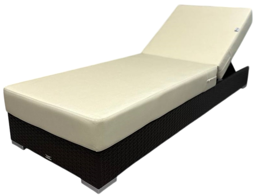 Шезлонг-лежак плетеный с матрасом ReeHouse Mantera, коричневый люкс, светло-бежевый