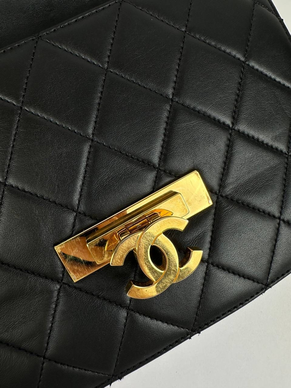 Сумка Chanel Black Quilted Lambskin Leather Golden Class Medium Flap