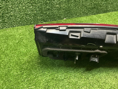 Фонарь левый внутренний BMW X7 G07 (2019-2022)