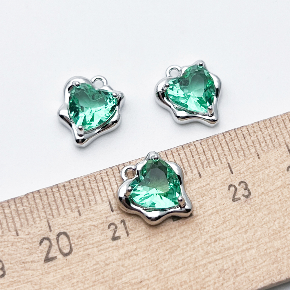 Подвеска Сердце, цвет серебро (родий) + изумрудный, размер 13*10 мм, цена за 1 шт