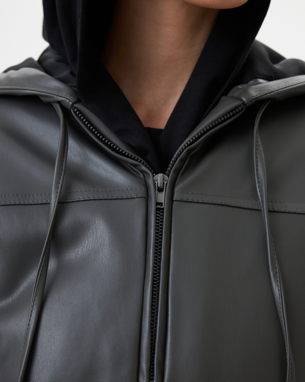 HOODED V-LEATHER JACKET