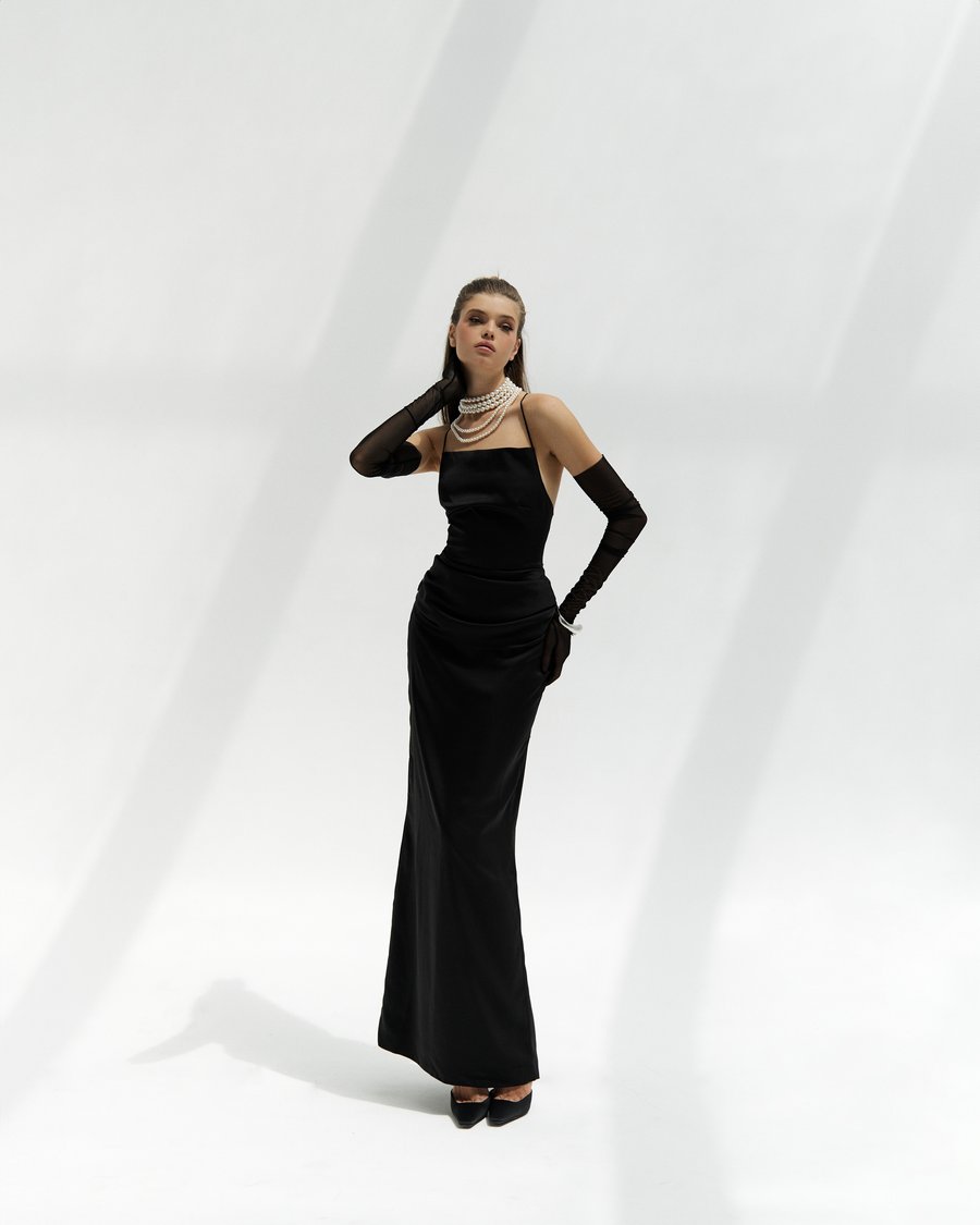 Платье с драпировкой на талии