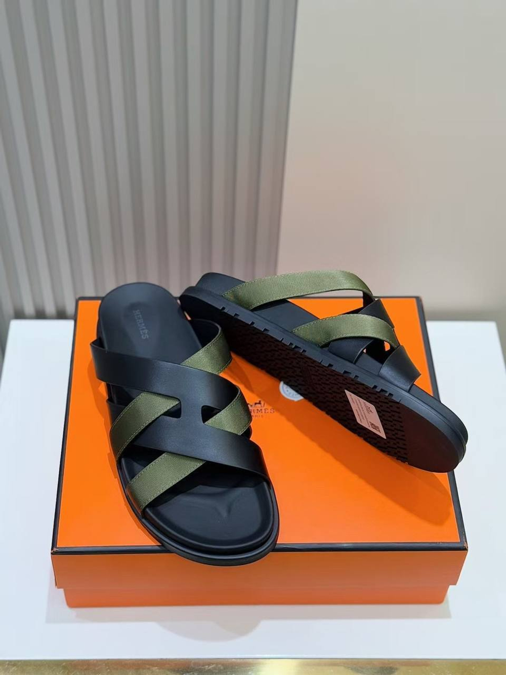 Шлёпанцы Hermes