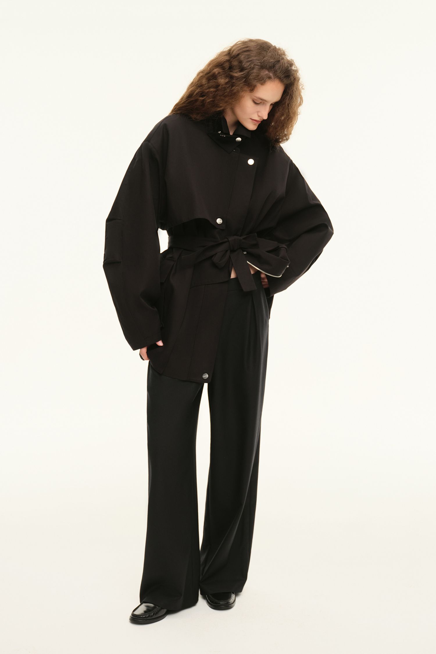 Брюки широкие с защипами (Base route), черные