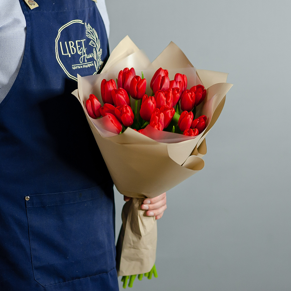 Красные тюльпаны