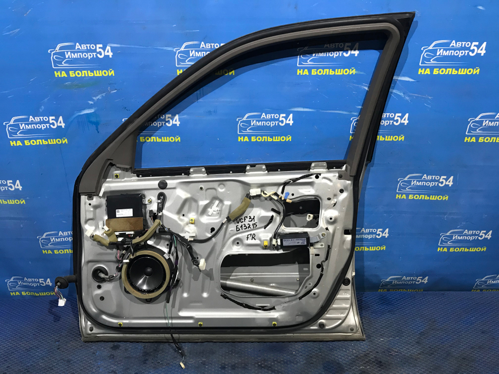 Дверь передняя правая TOYOTA CELSIOR 2003-2006