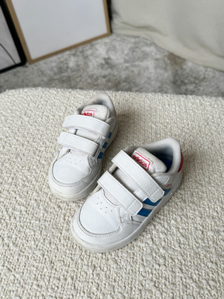 Кроссовки Adidas, 23