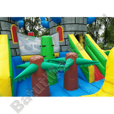 Большой надувной батут "Средневековье" 20*20*5 м