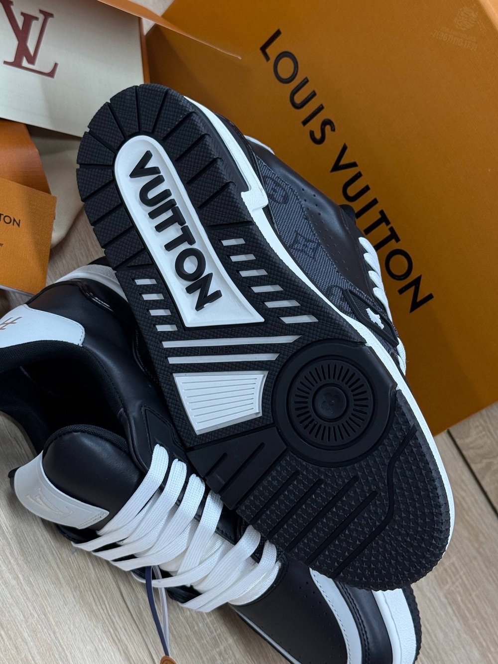 Кроссовки Louis Vuitton