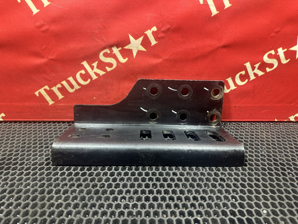 Кронштейн глушителя 2023г