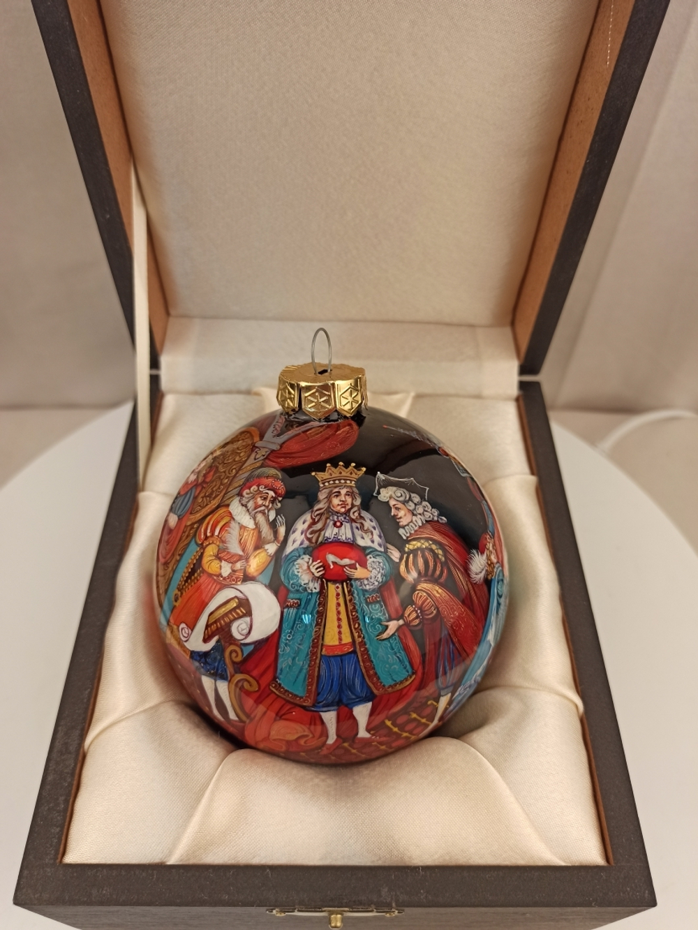 Шар новогодний с авторской круговой росписью Палех "Золушка" в футляре