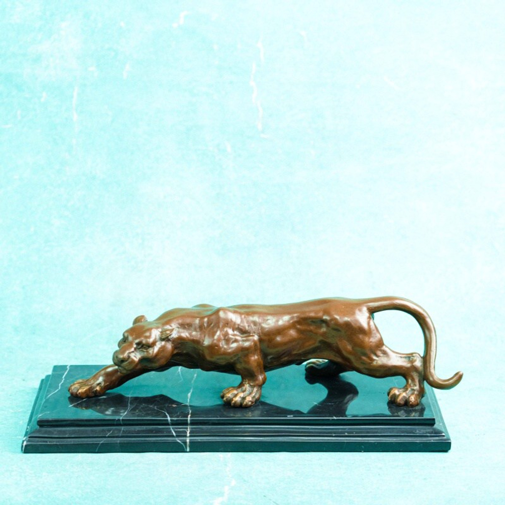 Кабинетная скульптура «Крадущийся барс»