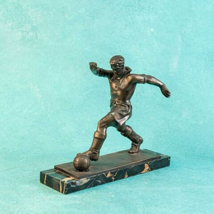 Винтаж: Бронзовая скульптура «Футболист»