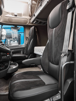 Чехлы Люкс DAF XF 106 (экокожа, черный цвет, черная вставка)