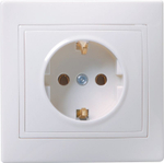 Розетка 1-местная РС10-3-КБ с заземлением без защитной шторки 16А КВАРТА белый IEK