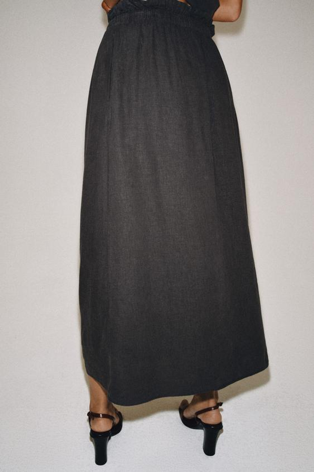 ZARA ДЛИННАЯ ЮБКА ИЗ ЛЬНА — ZW COLLECTION, АНТРАЦИТОВО-СЕРЫЙ