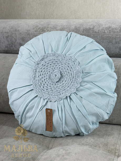 Подушка декоративная "Лейс" круглая голубая 39x39x10см от J-LINE
