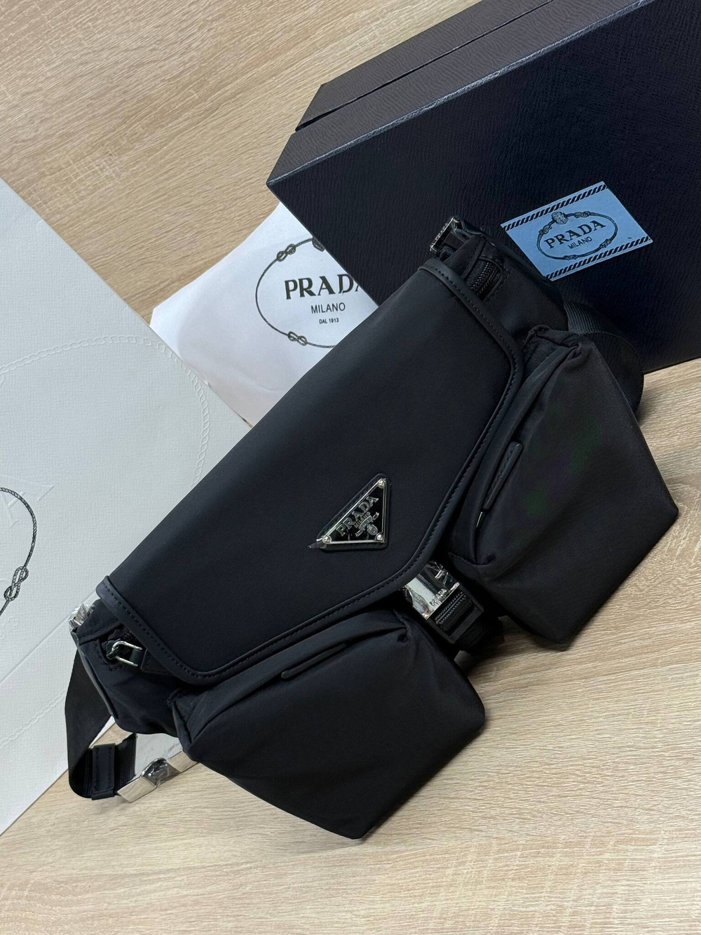 Сумка-мессенджер Prada