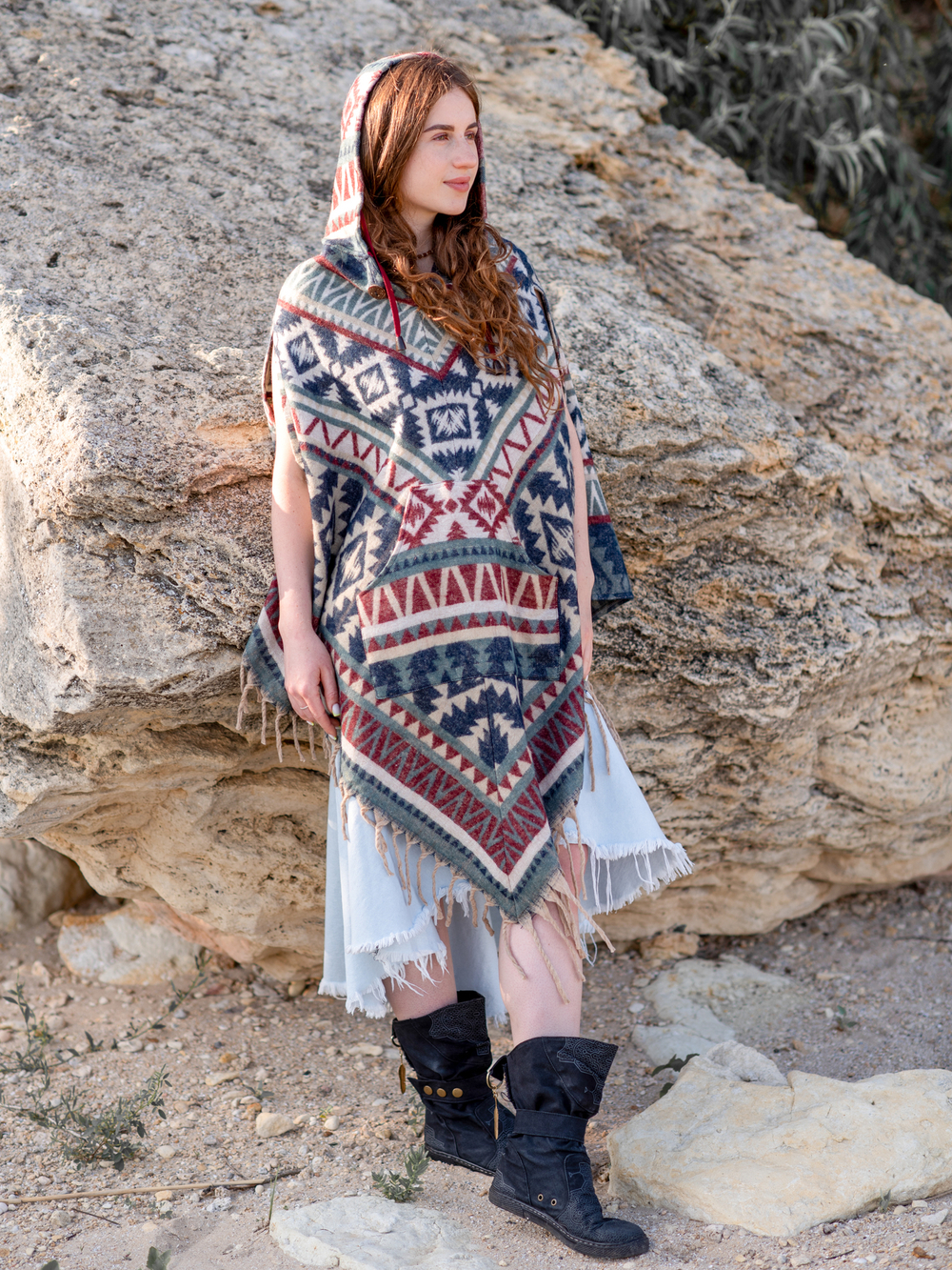 Пончо женское шерстяное с орнаментом