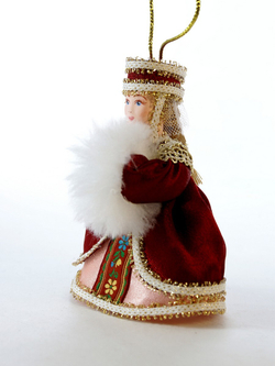 Кукла-подвеска Барышня с муфтой