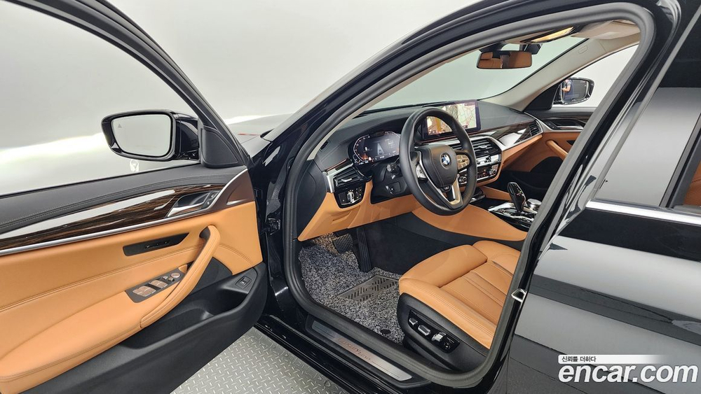 BMW 5 Series (G30) 520i Luxury (07.2023)