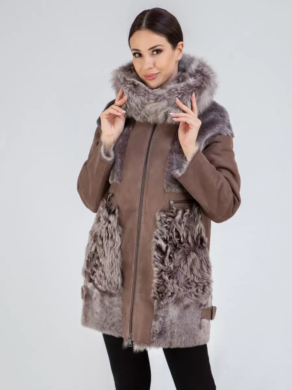 Дубленка зимняя с капюшоном натуральная