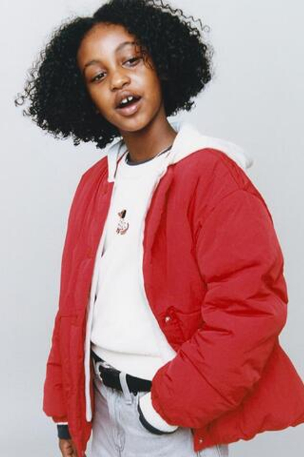 ZARA СТЕГАНАЯ КУРТКА С КАПЮШОНОМ И ФЛИСОВОЙ ПОДКЛАДКОЙ, КРАСНЫЙ