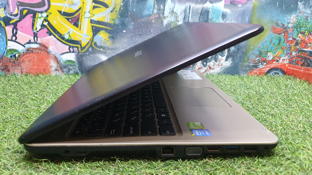 Ноутбук Asus i7-5/6Gb/920M 1Gb