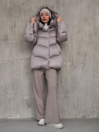 Серый дутый пуховик с капюшоном